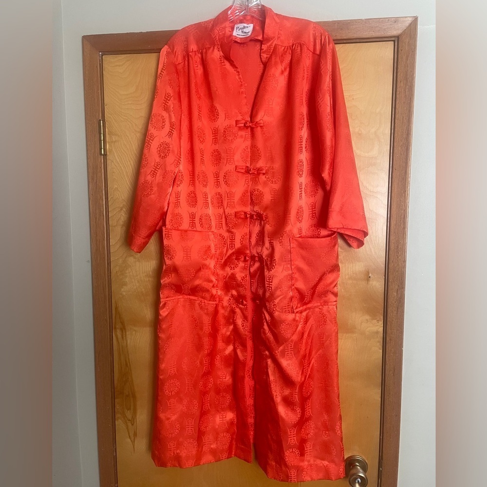 Vibrant Paradise Hawaii Patterned Vintage Orange Satin Loungewear Robe
